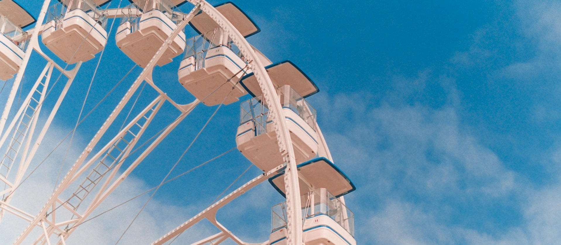 Ferris_wheel_CR _Portuguese_Gravity_on_Unsplash